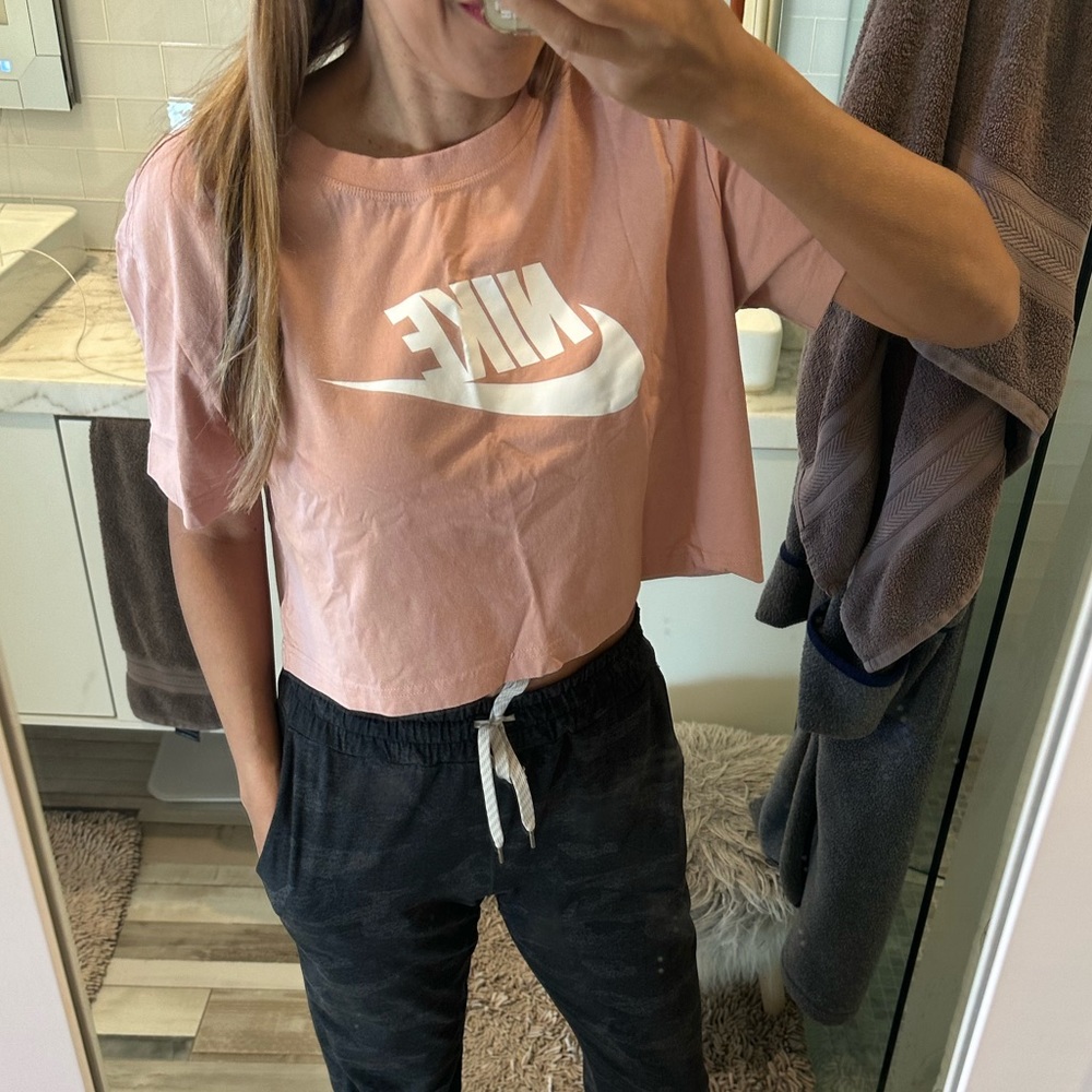 Nike Womens crop tee small nwot
